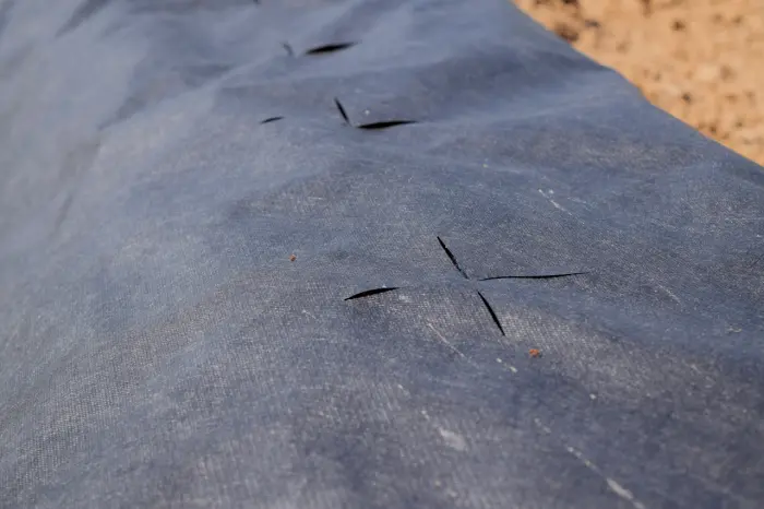 Netkaná textília rolka inštalácia