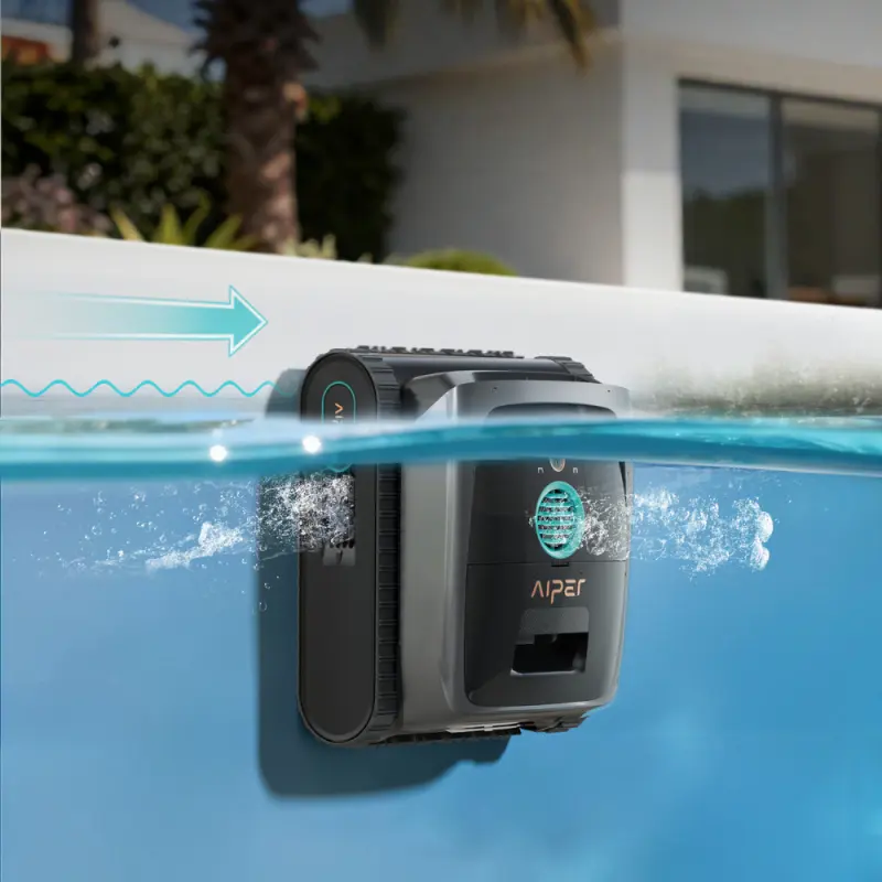 Aiper Scuba S3 v bazéne