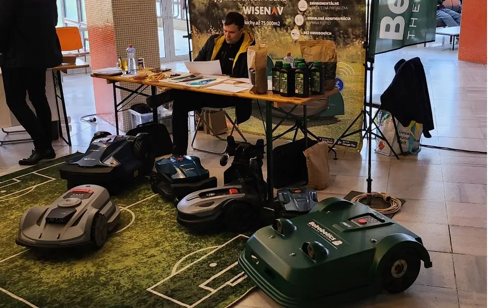 Účasť na výstavách, robotické kosačky