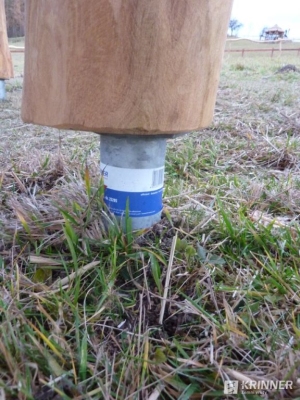 detail zemnej skrutky slamenný prístrešok