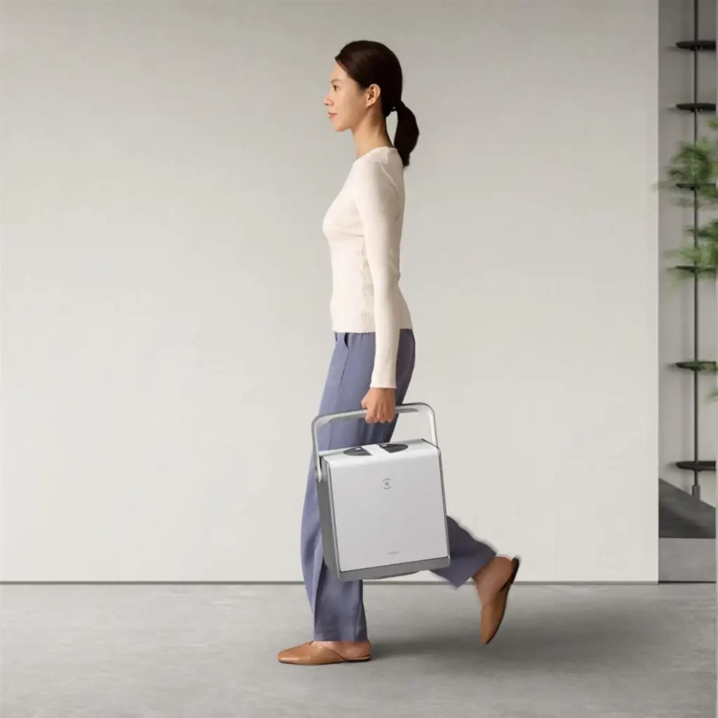 ECOVACS WINBOT MINI - dve trysky a rozprašovanie vody