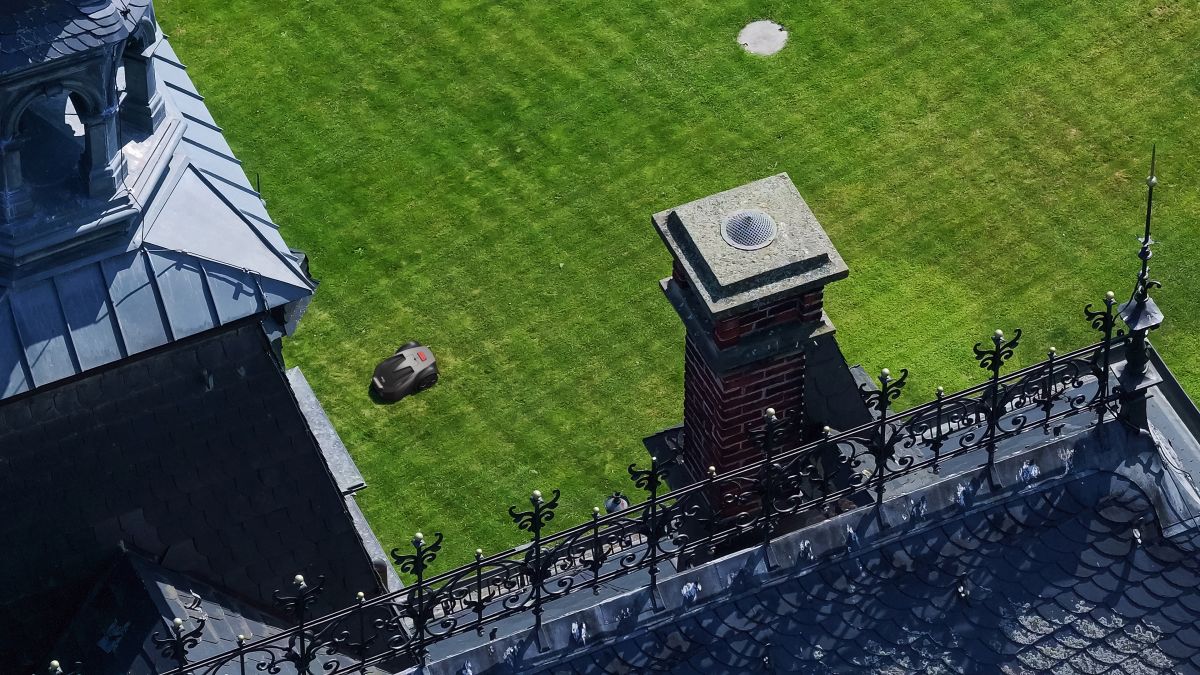 Robotická kosačka iGarden R55 do 1500m²