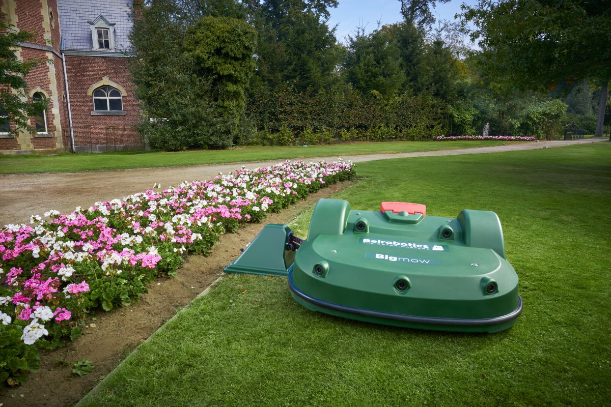 Robotická kosačka Belrobotics Bigmow BM-2050 do 75 000m2