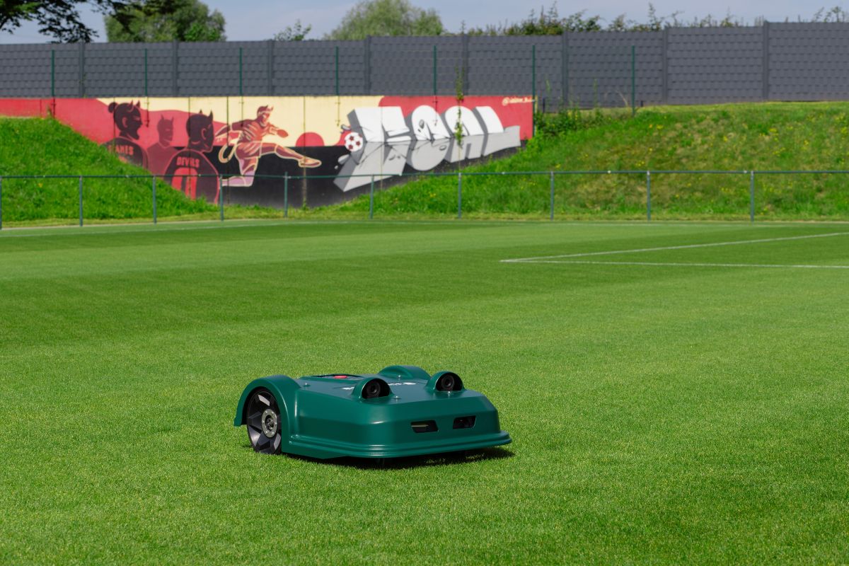 Robotická kosačka Belrobotics Bigmow BM-850 do 30 000m2