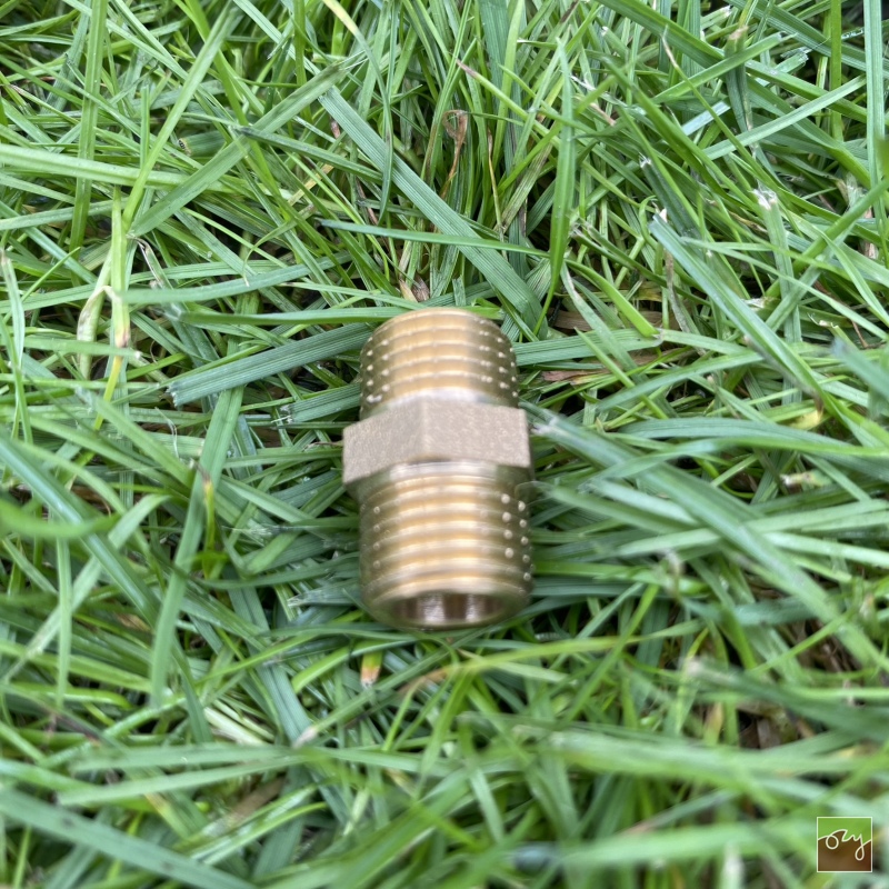 Mosadzná spojka 1/4" VOZ - 1/4" VOZ