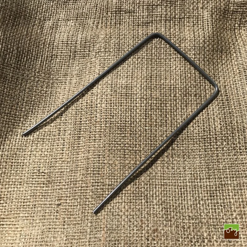 Oceľová skoba "U" 15x7,5 cm (100ks)