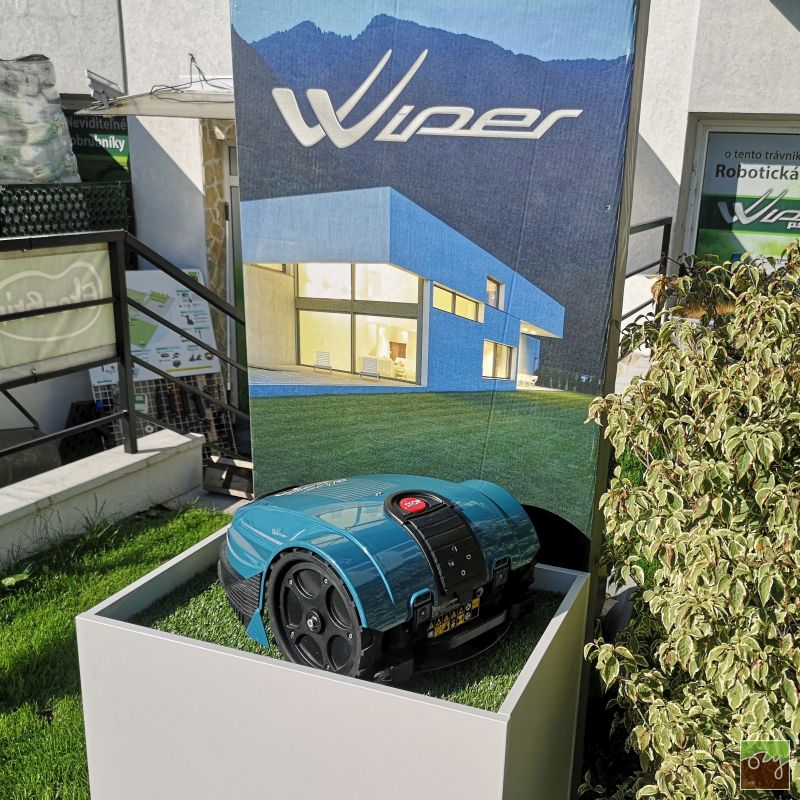 Predvádzacia robotická kosačka Wiper Premium C6 do 600m2