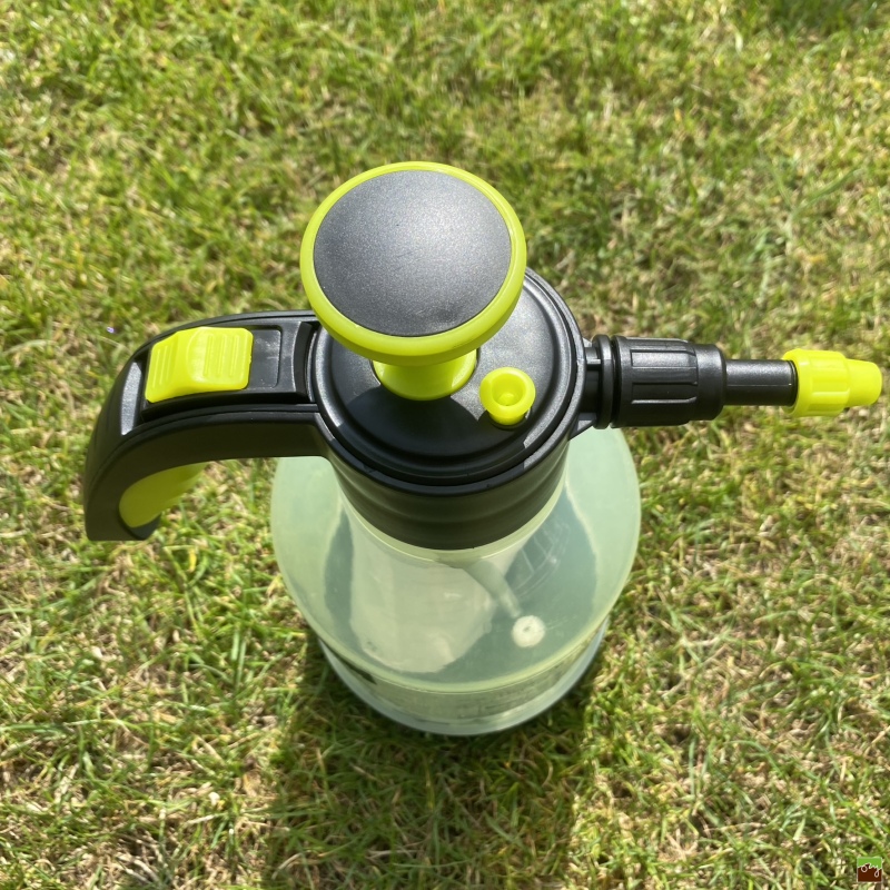 Ručný tlakový postrekovač AQUA SPRAY 1,5l