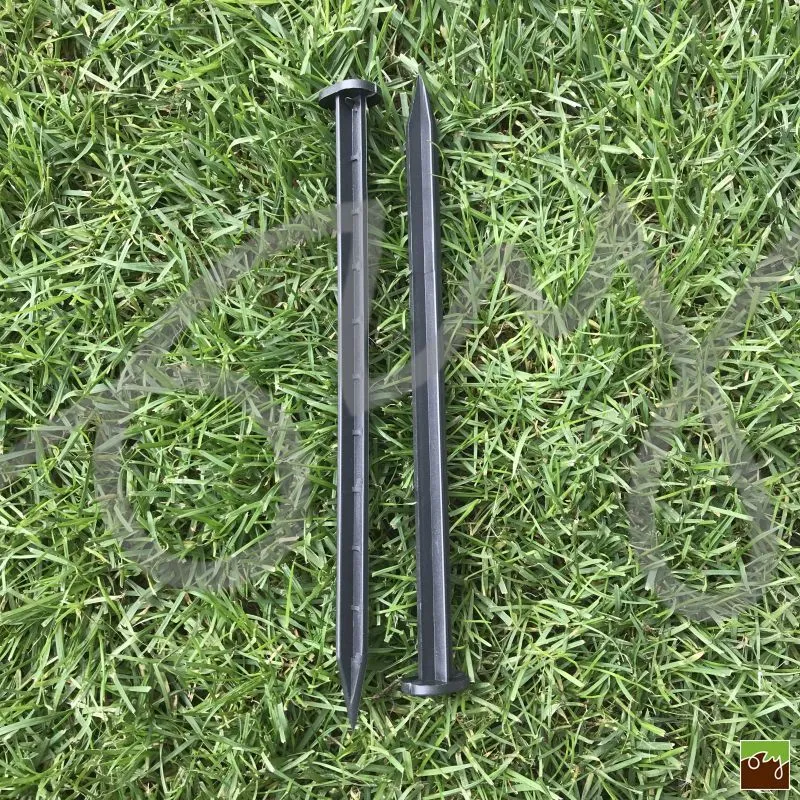 Plastový klinec 25cm