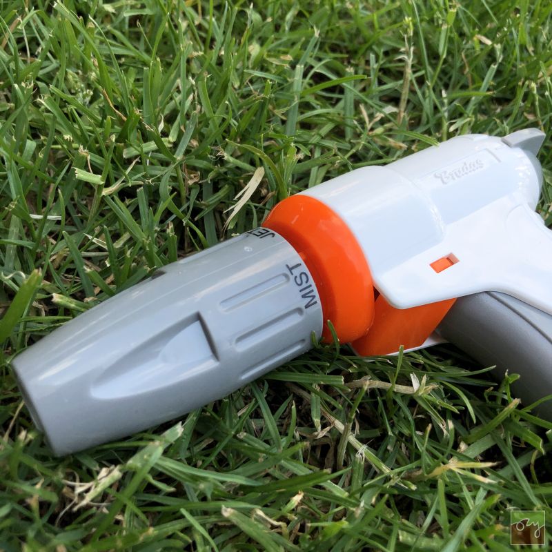 Zavlažovacia pištoľ na vodu - nastaviteľná plastová