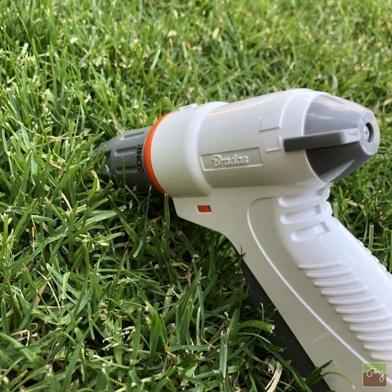 Zavlažovacia pištoľ na vodu - nastaviteľná plastová