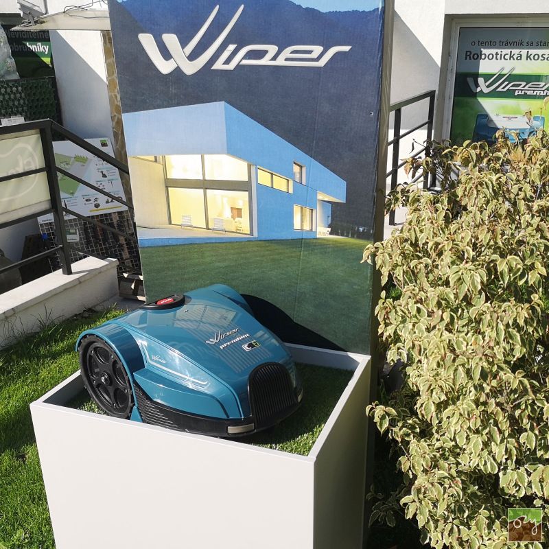 Predvádzacia robotická kosačka Wiper Premium C6 do 600m2