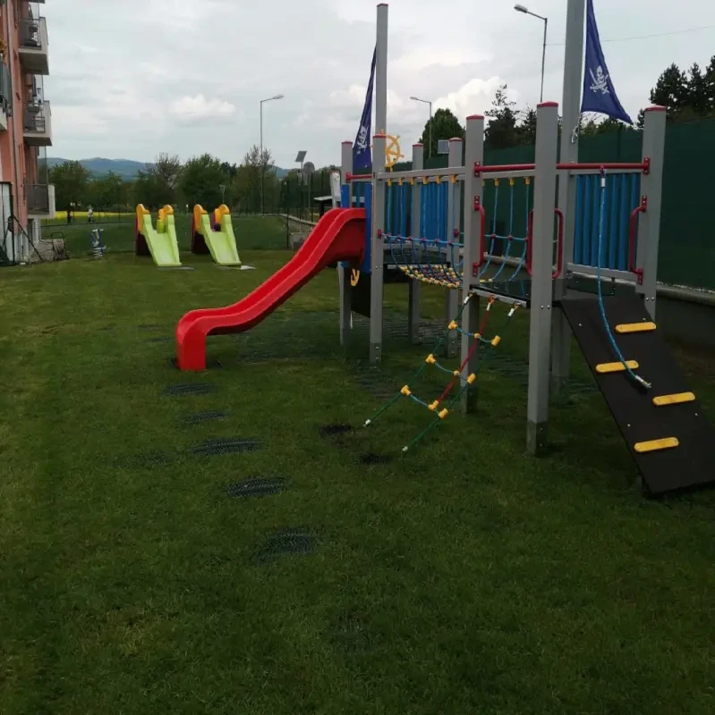 Zatrávňovacia rohož na dočasné parkovanie GrassRoll Premium+ | 2x20m | 40m2 do 5 ton