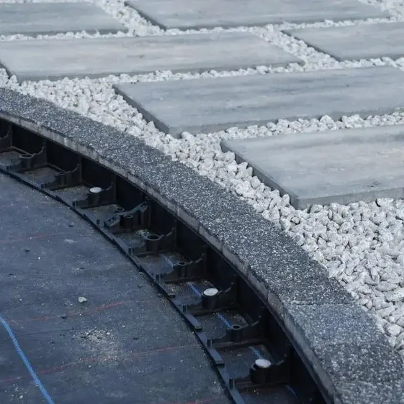 Neviditeľný obrubník OZYboard 45