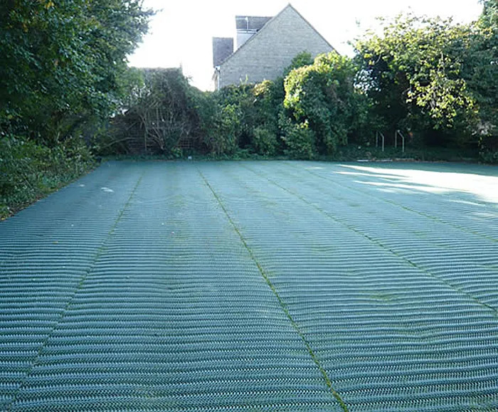 Grassroll rozostup medzi 2 rohožami vedľa seba