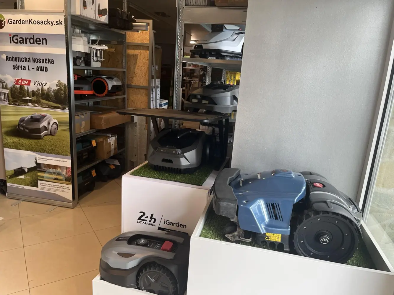 Robotické kosačky na predajni