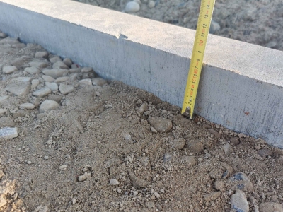 zameranie hĺbky inštalačnej plochy