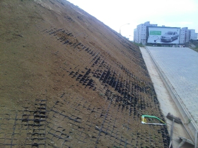 spevnenie svahu tvárnicou ozyraster