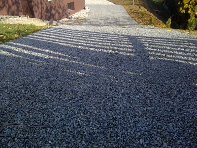 Zatrávňovacia doska šikmý vjazd