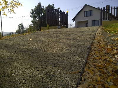 Zatrávňovacia doska vjazd svah